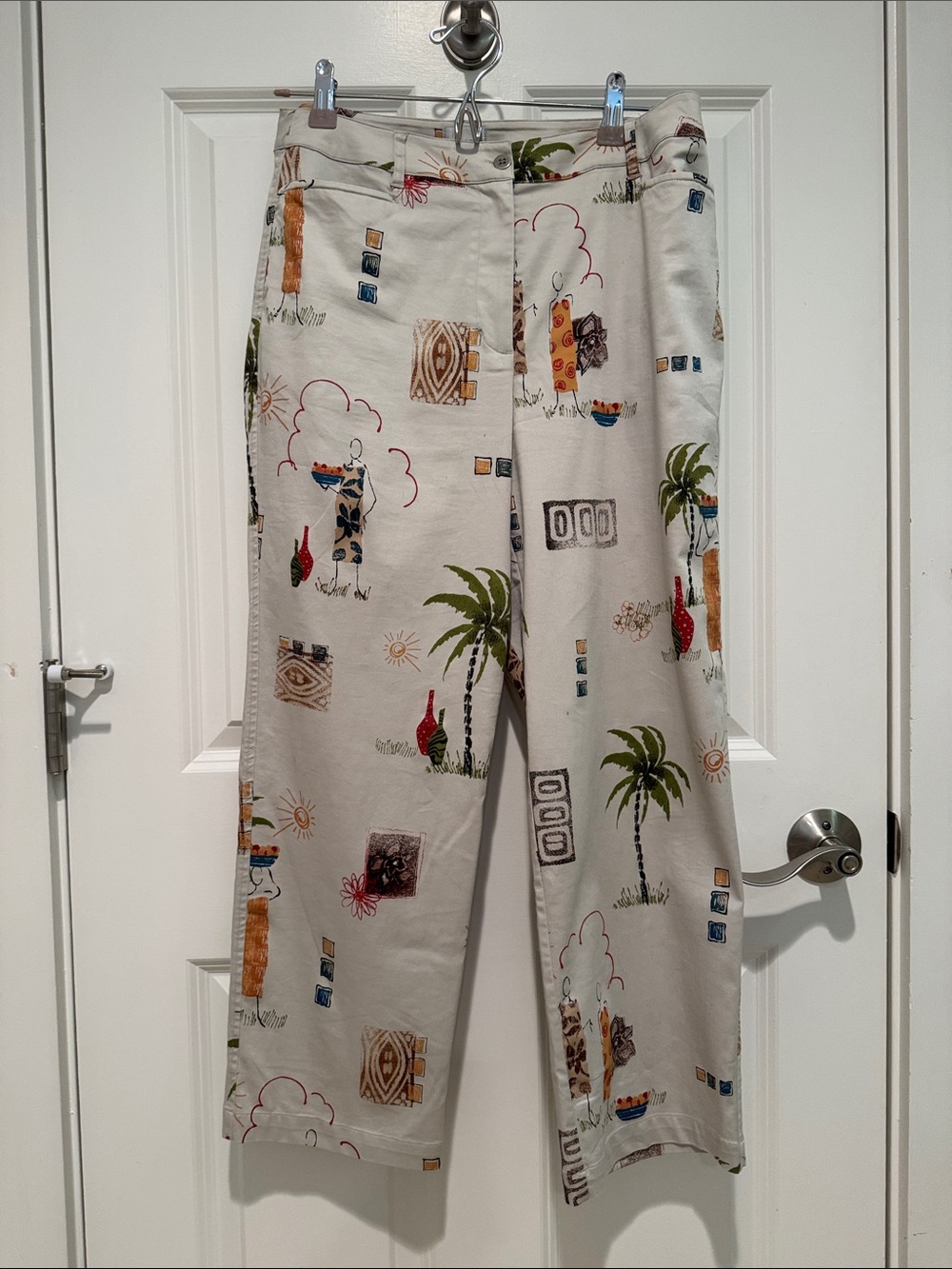 Chicos tropical print cropped pants Size 1